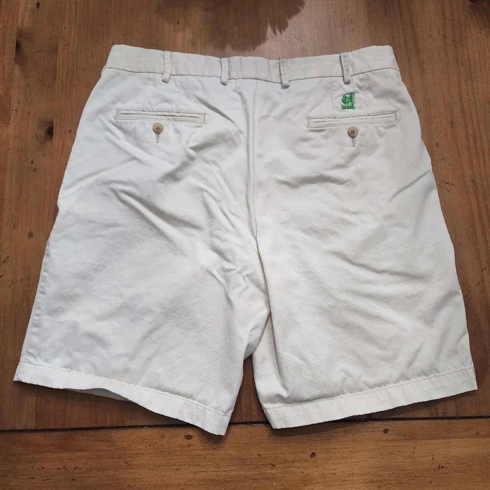 Peter Millar 100% Pima Cotton Cream Colored Casual Flat Front Shorts. 35